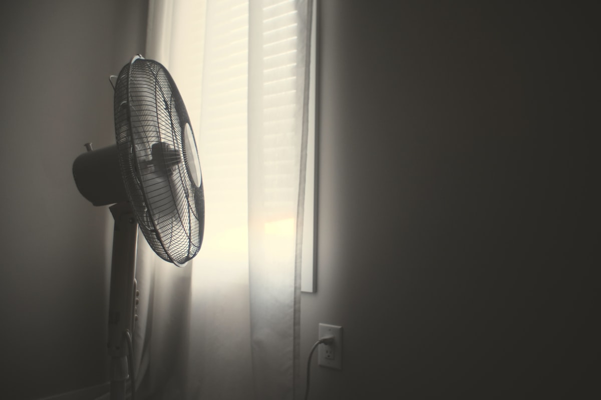 Een geruisloze ventilator: rust en frisse lucht in elke kamer